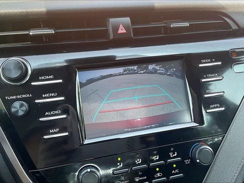 Used 2019 Toyota Camry LE FWD image 21