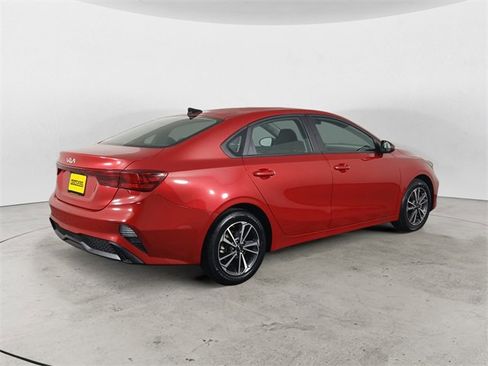 Used 2023 Kia Forte LXS w/ LXS Technology Package image 5