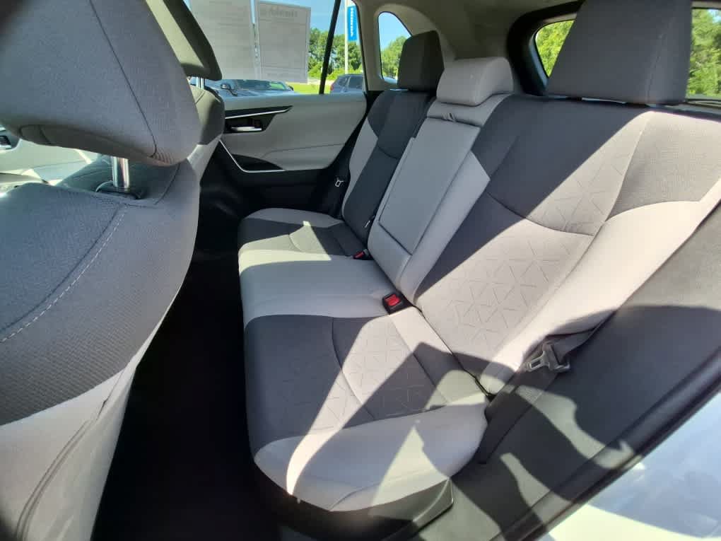 Used 2021 Toyota RAV4 XLE w/ Convenience Package AWD/4WD image 9