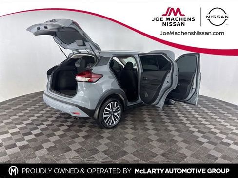 Used 2023 Nissan Kicks SV image 14