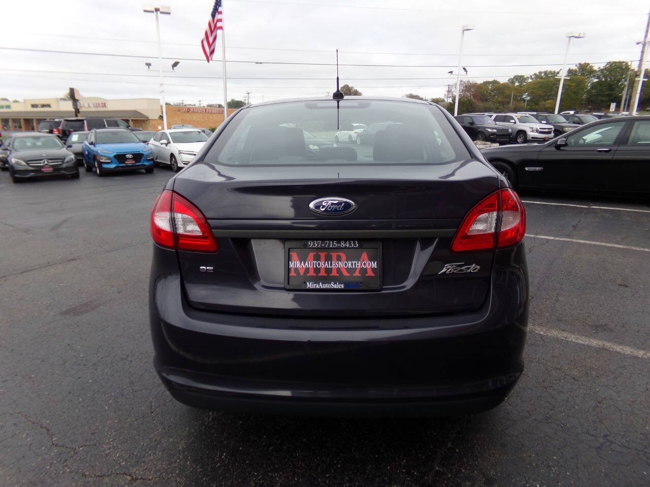 Used 2012 Ford Fiesta SE FWD image 3