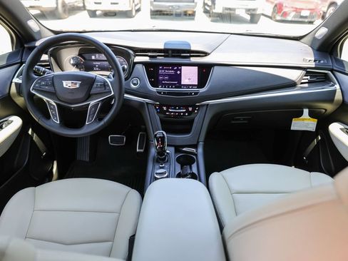Used 2025 Cadillac XT5 Sportv w/ LPO, Floor Liner Package AWD/4WD image 26