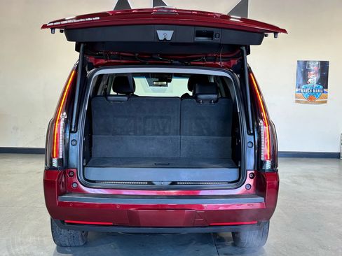 Used 2017 Cadillac Escalade Premium Luxury image 8