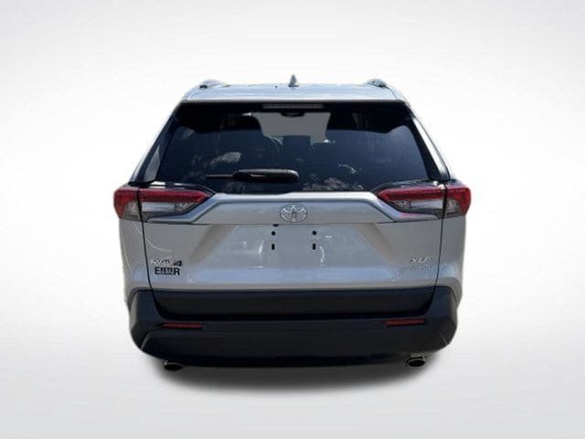 Used 2021 Toyota RAV4 XLE w/ Convenience Package AWD/4WD image 5