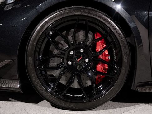 Used 2024 Chevrolet Corvette Z06 w/ Z07 Performance Package RWD image 39