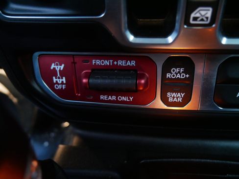 Used 2024 Jeep Wrangler Unlimited Rubicon image 28