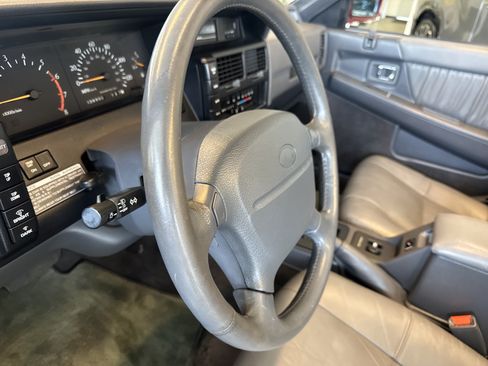 Used 1991 INFINITI M30 Convertible RWD image 19
