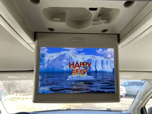Used 2016 Chrysler Town & Country Touring w/ Driver Convenience Group FWD image 23