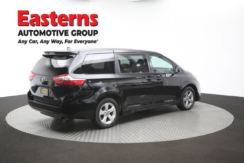 Used 2020 Toyota Sienna L FWD image 42