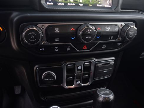 Used 2022 Jeep Wrangler Unlimited Sport image 12