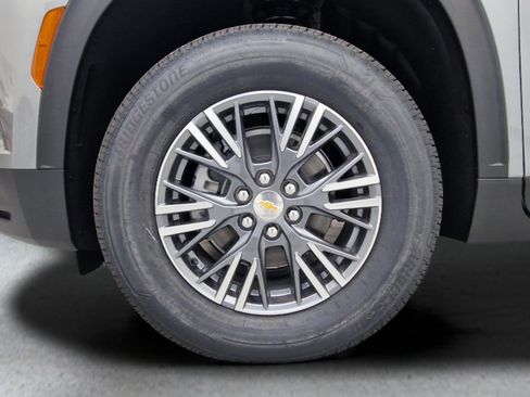 New 2026 Chevrolet Traverse LT w/ Driver Confidence Package image 32