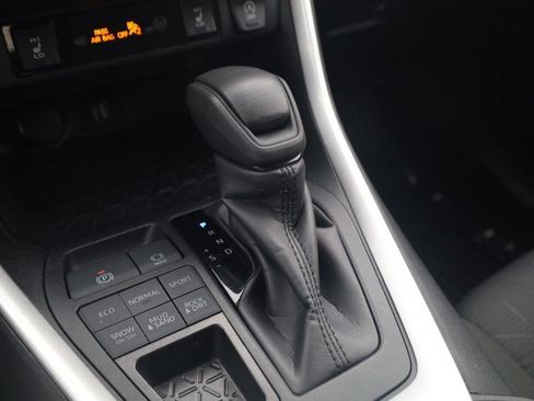 Used 2025 Toyota RAV4 XLE w/ Weather Package AWD/4WD image 18