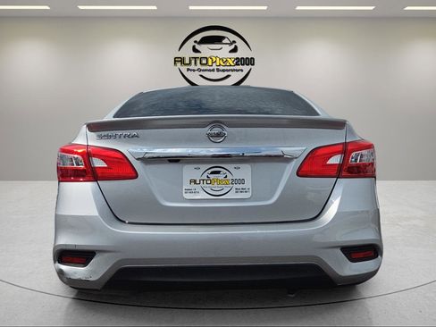 Used 2019 Nissan Sentra S w/ Appearance Package FWD image 6