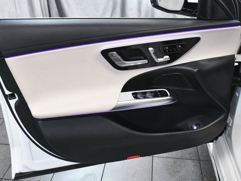 Used 2025 Mercedes-Benz E 450 4MATIC Sedan image 9