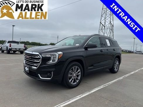 Used 2024 GMC Terrain SLT w/ Infotainment Package II AWD/4WD image 2