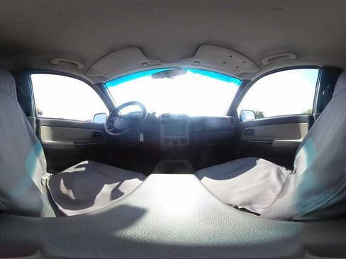 Used 2005 Chevrolet Colorado LS RWD image 16