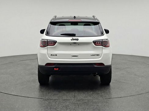 Used 2025 Jeep Compass Trailhawk AWD/4WD image 7