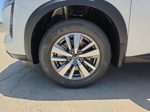 New 2026 Nissan Pathfinder SL FWD image 28