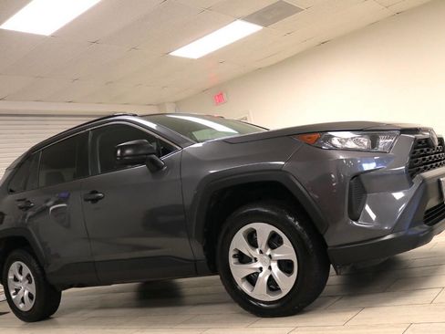 Used 2021 Toyota RAV4 LE image 9