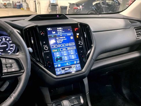 Certified 2025 Subaru Ascent Bronze Edition image 7