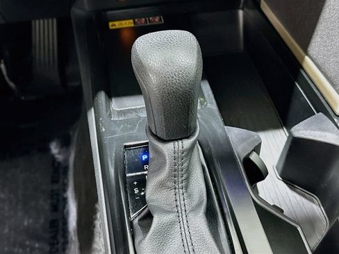 Used 2025 Toyota Camry LE w/ Convenience Package FWD image 17