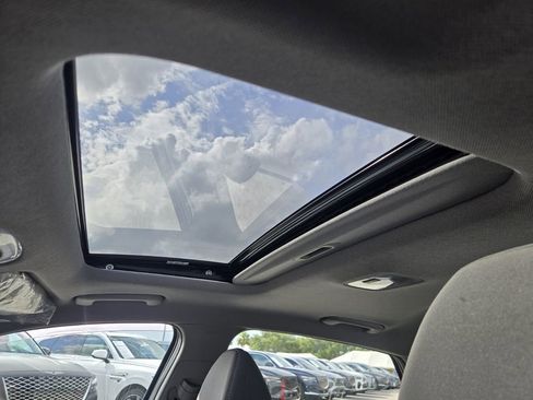 Certified 2025 Hyundai Elantra SEL FWD image 17