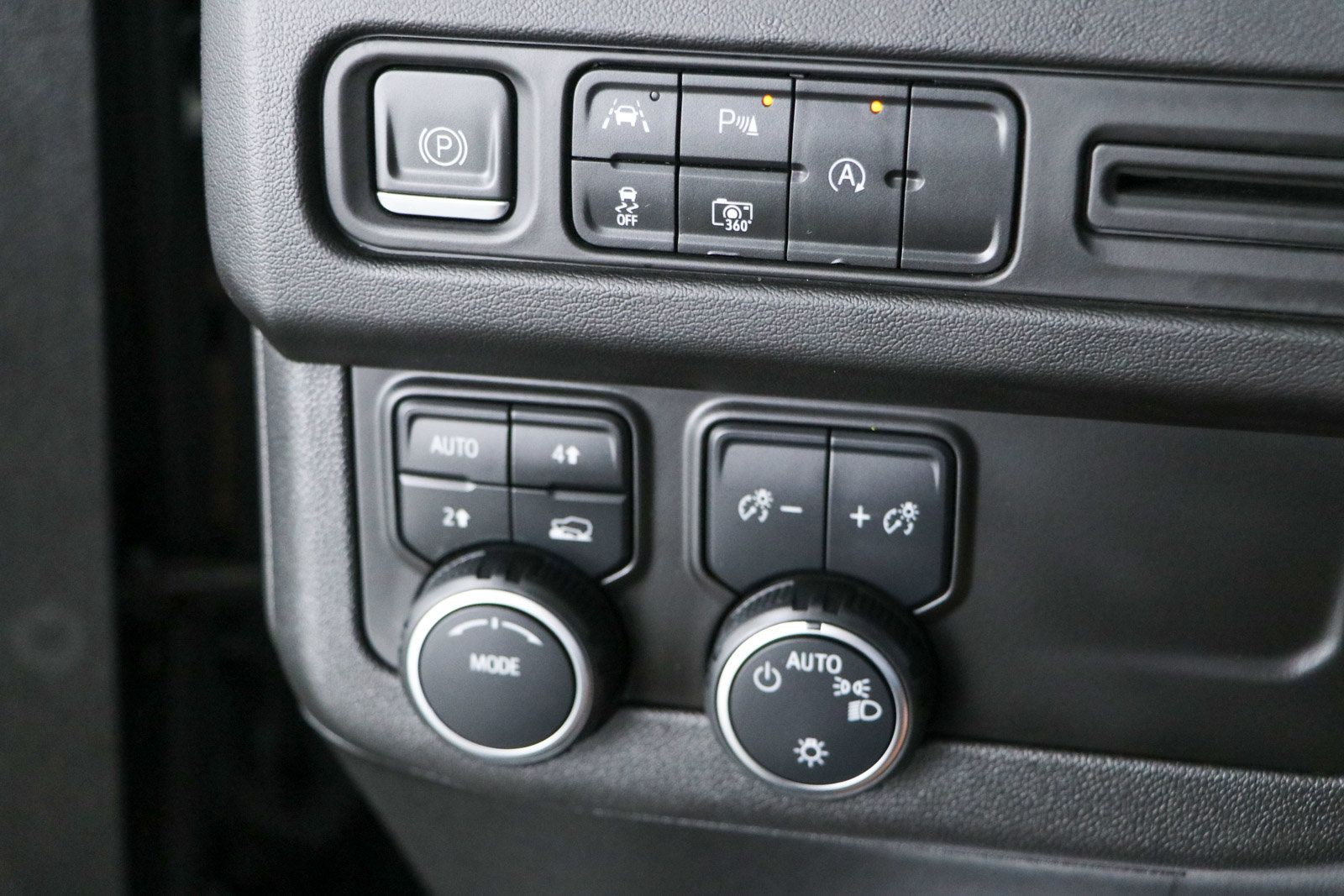 Used 2023 Chevrolet Tahoe RST w/ Luxury Package AWD/4WD image 23