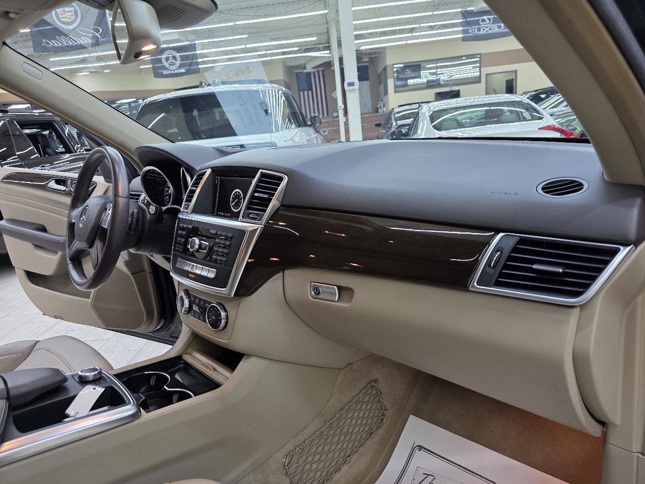 Used 2015 Mercedes-Benz ML 350 2WD w/ Premium 1 Package image 23