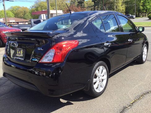 Used 2015 Nissan Versa w/ SL Tech Package FWD image 9