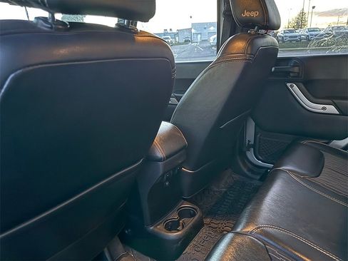 Used 2013 Jeep Wrangler Unlimited Freedom Edition image 24