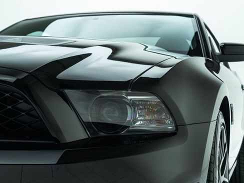 Used 2012 Ford Mustang Shelby GT500 w/ SVT Performance Pkg image 11