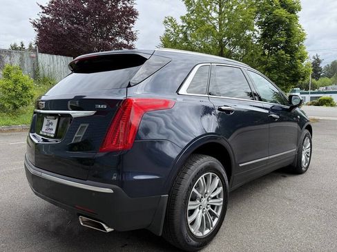 Used 2017 Cadillac XT5 Luxury w/ Driver Awareness Package FWD image 3
