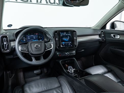 Used 2023 Volvo XC40 B5 Plus w/ Protection Package Premier image 16