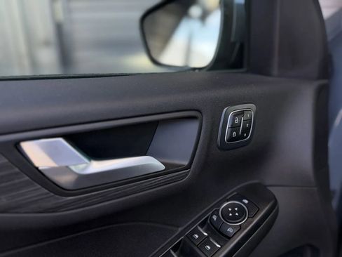 Used 2023 Ford Escape SE w/ PHEV Premium Package image 27