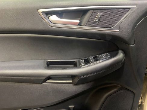Used 2020 Ford Edge SEL image 10