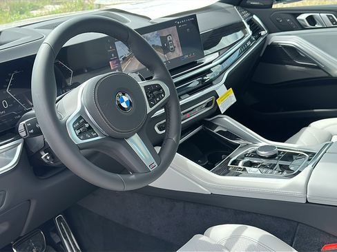 New 2026 BMW X6 xDrive40i w/ Climate Comfort Package image 9