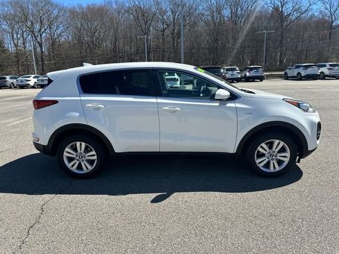 Used 2019 Kia Sportage LX image 9