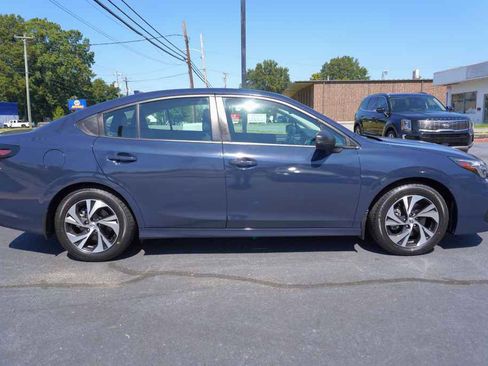 Used 2025 Subaru Legacy AWD/4WD image 5