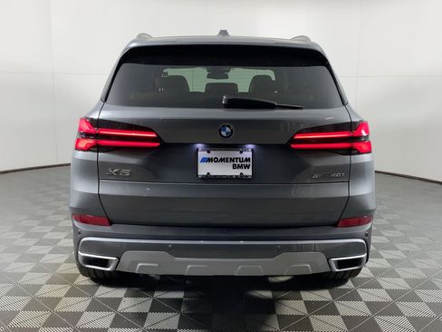 New 2026 BMW X5 sDrive40i image 8