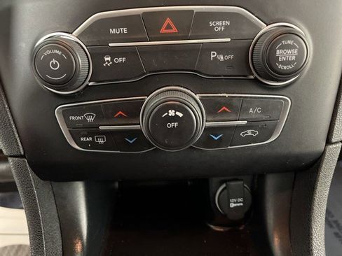 Used 2022 Dodge Charger SXT image 22
