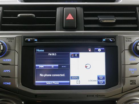 Used 2017 Toyota 4Runner SR5 AWD/4WD image 22