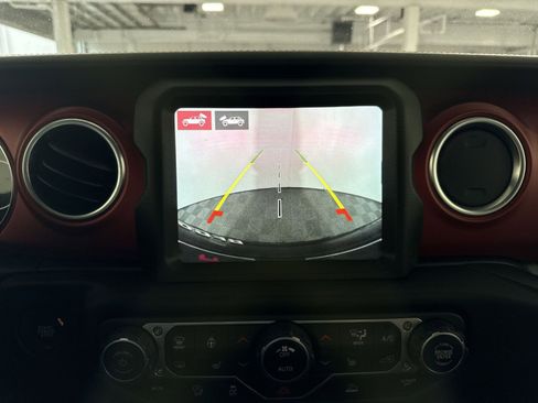 Used 2023 Jeep Wrangler Unlimited Rubicon w/ LED Lighting Group AWD/4WD image 19