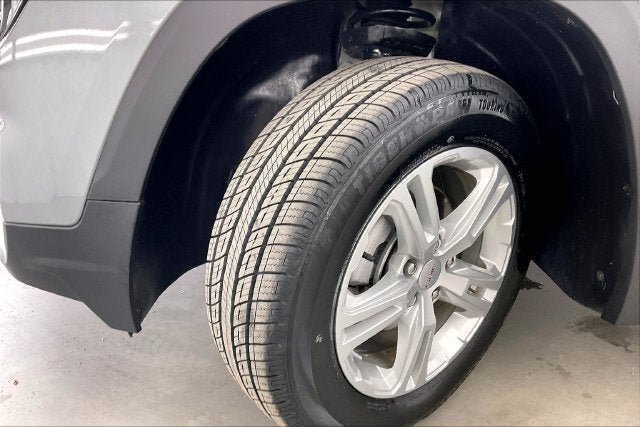 Certified 2024 GMC Terrain SLE w/ Driver Convenience Package AWD/4WD image 33