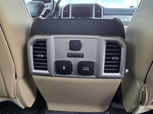 Used 2019 Ford F450 Lariat w/ Lariat Ultimate Package image 19