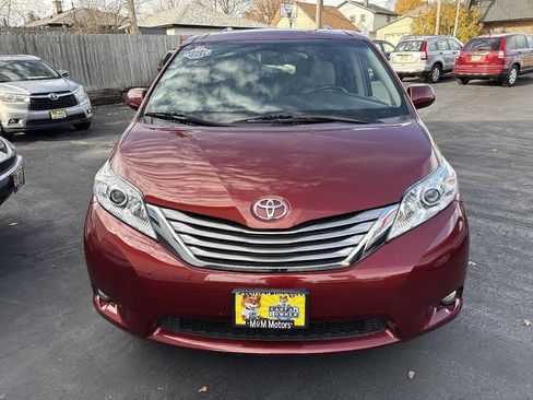 Used 2015 Toyota Sienna XLE 8 Passenger 4dr Mini Van image 40