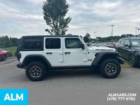 Used 2025 Jeep Wrangler Unlimited Rubicon AWD/4WD image 10