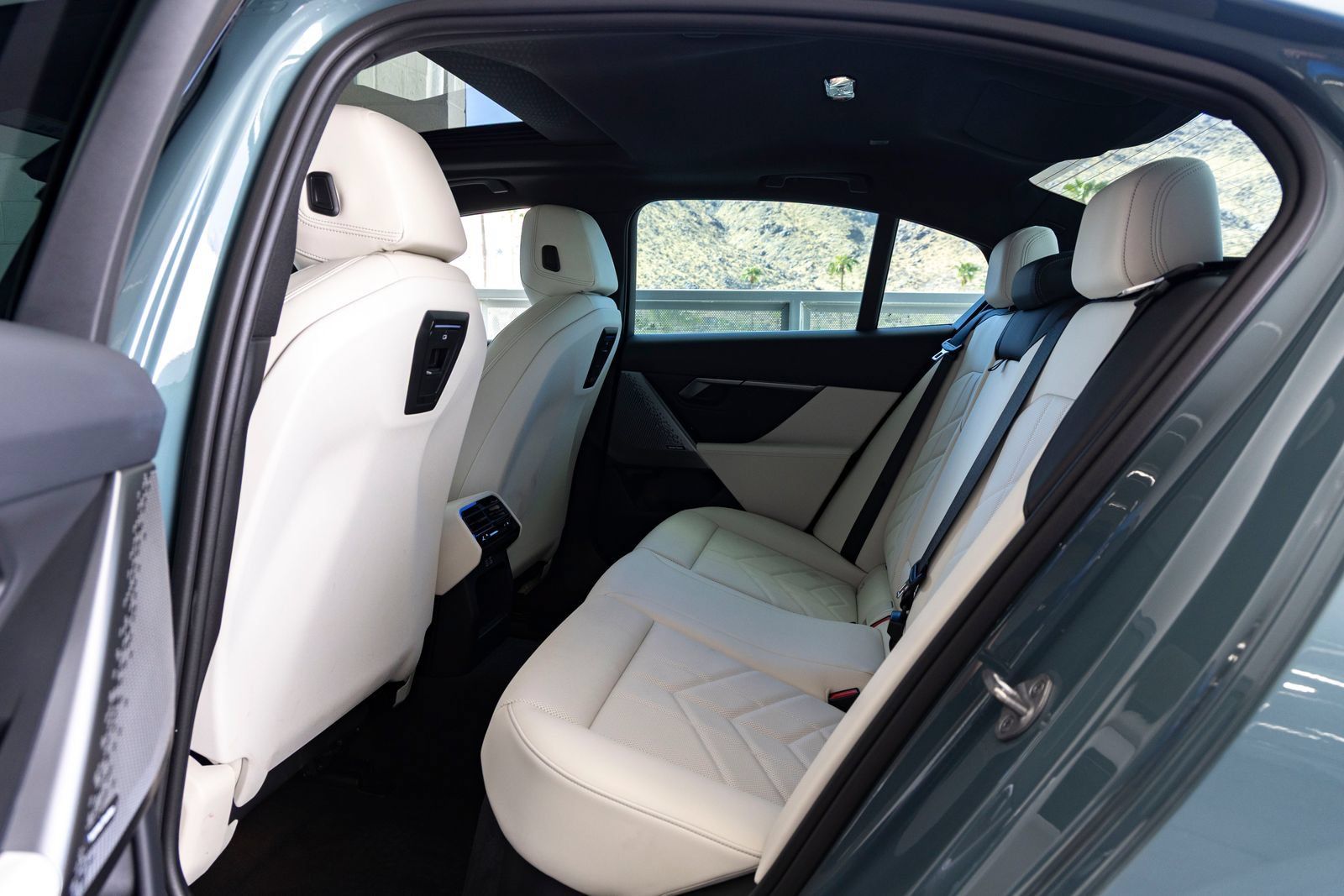 Certified 2024 BMW 530i w/ Convenience Package RWD image 21