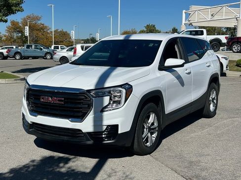 Used 2023 GMC Terrain SLE image 7