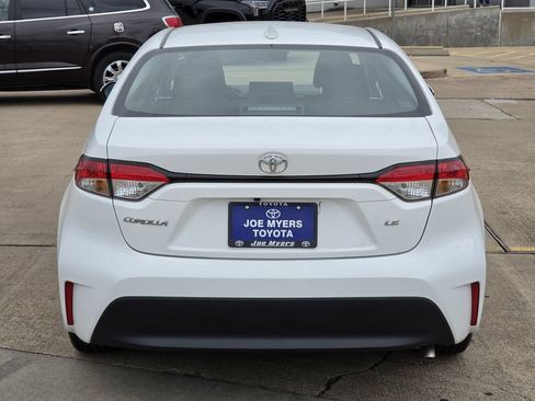 Used 2025 Toyota Corolla LE FWD image 8