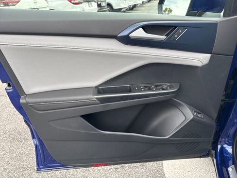 Certified 2024 Volkswagen Taos SE image 14